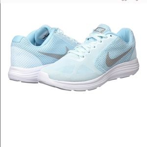 NIKE TANJUN Series 3 - NWT in box size 8 🌸